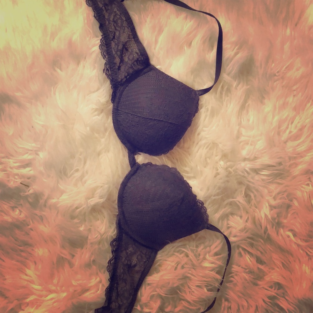 Lacy gray blue push up bra! V sexyyyy